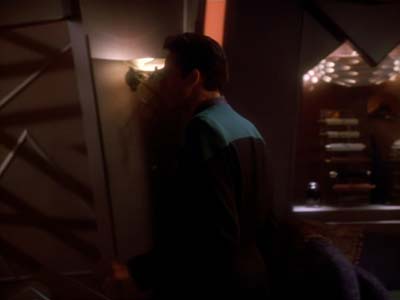 Star Trek: Deep Space Nine Screencaps "The Wire" (S2:E22)