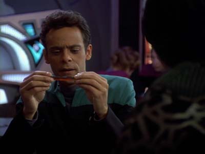 Star Trek: Deep Space Nine Screencaps "The Wire" (S2:E22)