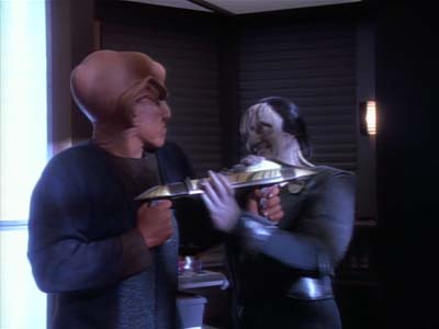 Star Trek: Deep Space Nine Screencaps "Crossover" (S2:E23)