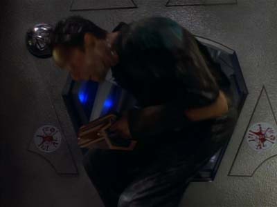 Star Trek: Deep Space Nine Screencaps "Crossover" (S2:E23)
