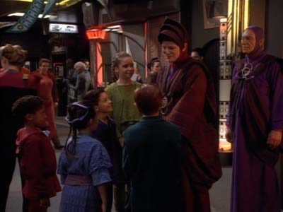 Star Trek: Deep Space Nine Screencaps "The Collaborator" (S2:E24)