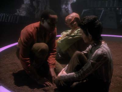 Star Trek: Deep Space Nine Screencaps "The Jem'Hadar" (S2:E26)