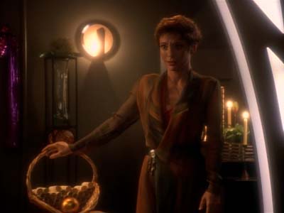 Star Trek: Deep Space Nine Screencaps "Fascination" (S3:E10)