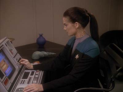 Star Trek: Deep Space Nine Screencaps "Past Tense, Part I" (S3:E11)