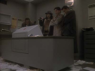 Star Trek: Deep Space Nine Screencaps "Past Tense, Part II" (S3:E12)