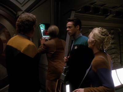 Star Trek: Deep Space Nine Screencaps "Life Support" (S3:E13)