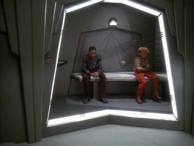 Star Trek: Deep Space Nine Screencaps "Life Support" (S3:E13)