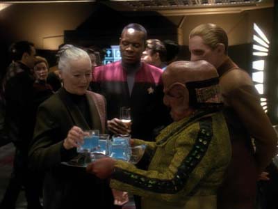 Star Trek: Deep Space Nine Screencaps "Life Support" (S3:E13)