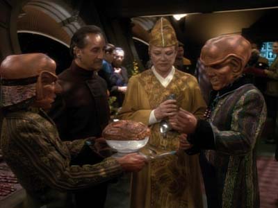 Star Trek: Deep Space Nine Screencaps "Life Support" (S3:E13)