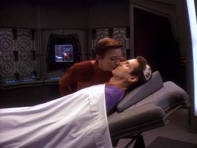 Star Trek: Deep Space Nine Screencaps "Life Support" (S3:E13)
