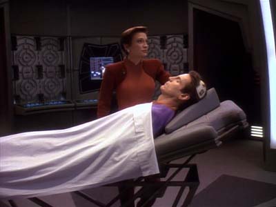 Star Trek: Deep Space Nine Screencaps "Life Support" (S3:E13)