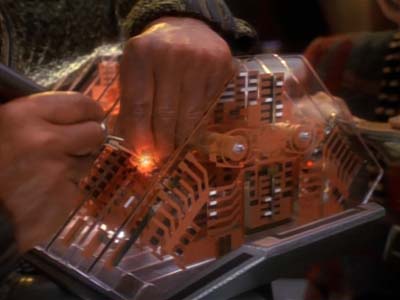 Star Trek: Deep Space Nine Screencaps "Heart of Stone" (S3:E14)