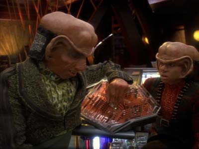Star Trek: Deep Space Nine Screencaps "Heart of Stone" (S3:E14)