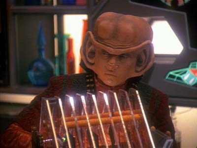 Star Trek: Deep Space Nine Screencaps "Heart of Stone" (S3:E14)