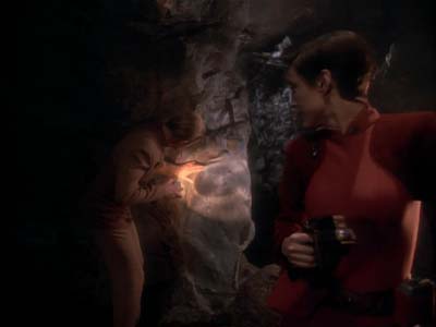 Star Trek: Deep Space Nine Screencaps "Heart of Stone" (S3:E14)