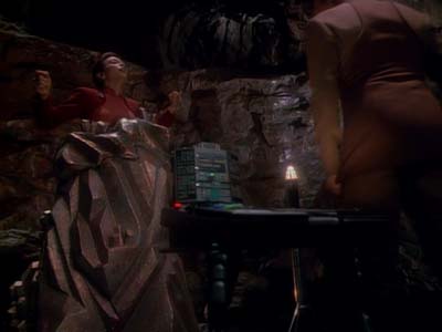 Star Trek: Deep Space Nine Screencaps "Heart of Stone" (S3:E14)