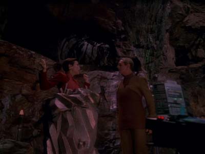Star Trek: Deep Space Nine Screencaps "Heart of Stone" (S3:E14)