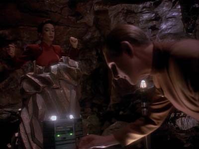 Star Trek: Deep Space Nine Screencaps "Heart of Stone" (S3:E14)