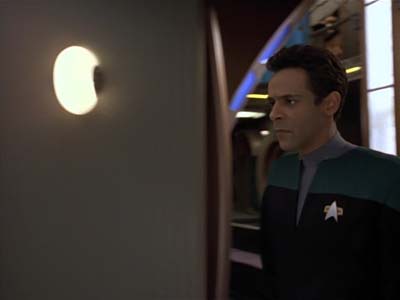 Star Trek: Deep Space Nine Screencaps "Distant Voices" (S3:E18)