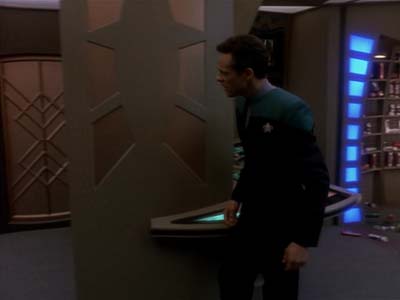 Star Trek: Deep Space Nine Screencaps "Distant Voices" (S3:E18)