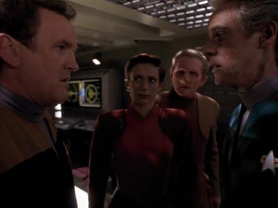 Star Trek: Deep Space Nine Screencaps "Distant Voices" (S3:E18)