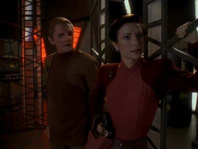 Star Trek: Deep Space Nine Screencaps "Distant Voices" (S3:E18)