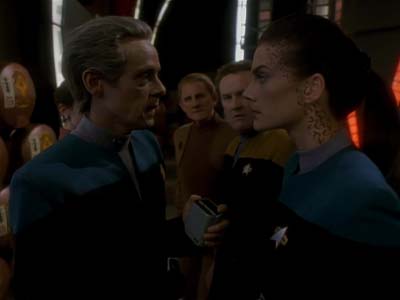 Star Trek: Deep Space Nine Screencaps "Distant Voices" (S3:E18)