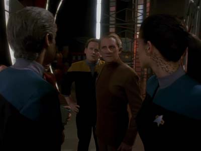 Star Trek: Deep Space Nine Screencaps "Distant Voices" (S3:E18)