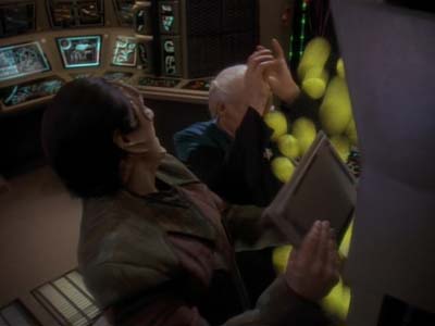 Star Trek: Deep Space Nine Screencaps "Distant Voices" (S3:E18)
