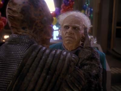 Star Trek: Deep Space Nine Screencaps "Distant Voices" (S3:E18)