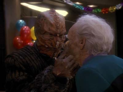 Star Trek: Deep Space Nine Screencaps "Distant Voices" (S3:E18)