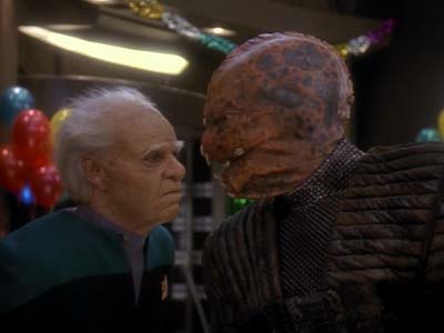 Star Trek: Deep Space Nine Screencaps "Distant Voices" (S3:E18)