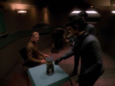 Star Trek: Deep Space Nine Screencaps "The Die is Cast" (S3:E21)