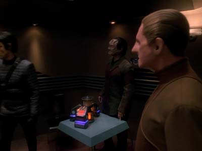 Star Trek: Deep Space Nine Screencaps "The Die is Cast" (S3:E21)
