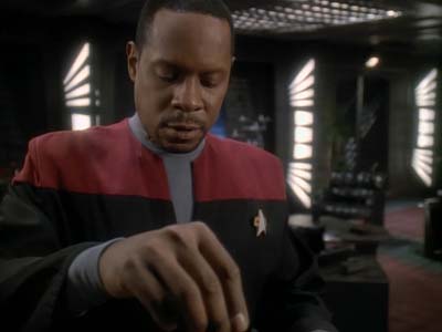 Star Trek: Deep Space Nine Screencaps "Family Business" (S3:E23)
