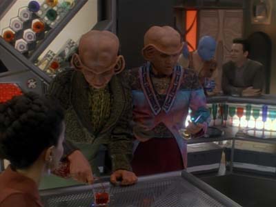 Star Trek: Deep Space Nine Screencaps "Family Business" (S3:E23)