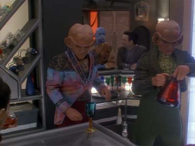 Star Trek: Deep Space Nine Screencaps "Family Business" (S3:E23)