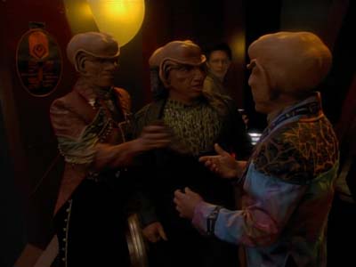 Star Trek: Deep Space Nine Screencaps "Family Business" (S3:E23)