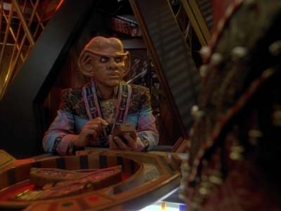Star Trek: Deep Space Nine Screencaps "Family Business" (S3:E23)