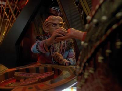 Star Trek: Deep Space Nine Screencaps "Family Business" (S3:E23)