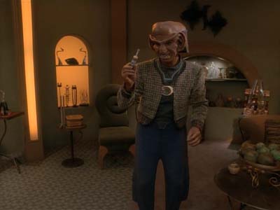 Star Trek: Deep Space Nine Screencaps "Family Business" (S3:E23)