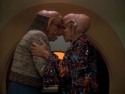 Star Trek: Deep Space Nine Screencaps "Family Business" (S3:E23)