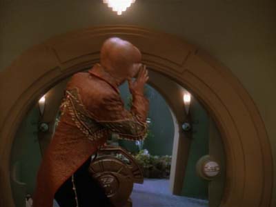 Star Trek: Deep Space Nine Screencaps "Family Business" (S3:E23)