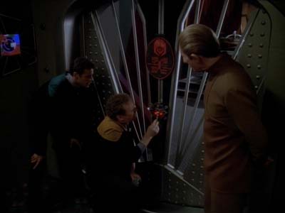 Star Trek: Deep Space Nine Screencaps "Family Business" (S3:E23)