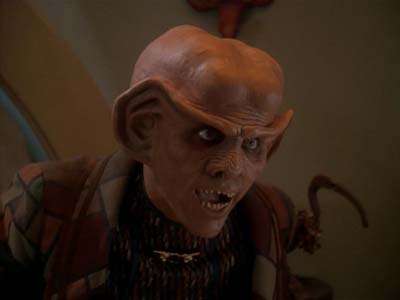 Star Trek: Deep Space Nine Screencaps "Family Business" (S3:E23)