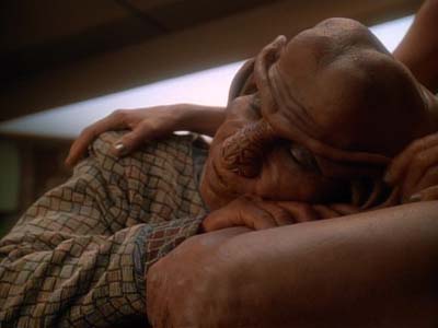Star Trek: Deep Space Nine Screencaps "Family Business" (S3:E23)