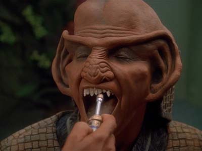 Star Trek: Deep Space Nine Screencaps "Family Business" (S3:E23)