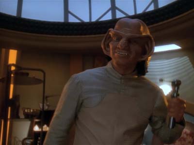 Star Trek: Deep Space Nine Screencaps "Family Business" (S3:E23)