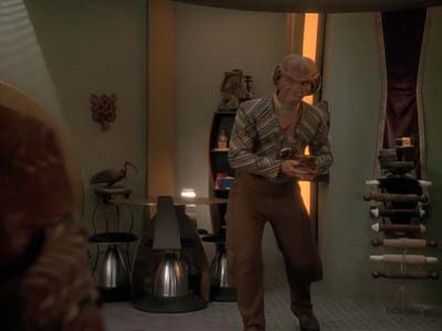 Star Trek: Deep Space Nine Screencaps "Family Business" (S3:E23)