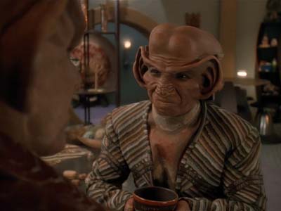 Star Trek: Deep Space Nine Screencaps "Family Business" (S3:E23)